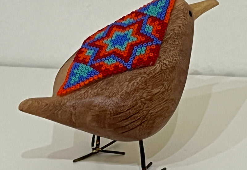 Pájaro de Madera con Arte Huichol