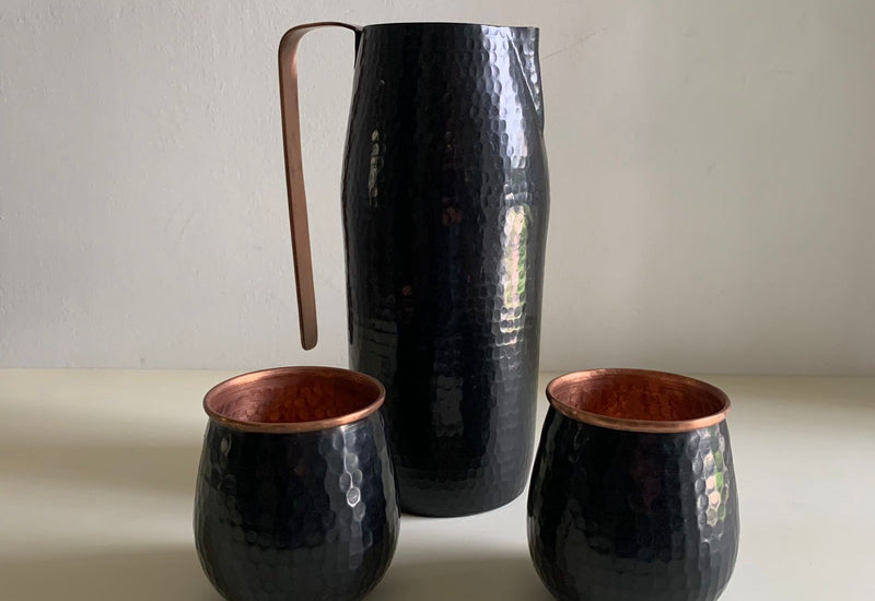 Set de Jarra con Vasos de Cobre Pavonado Negro