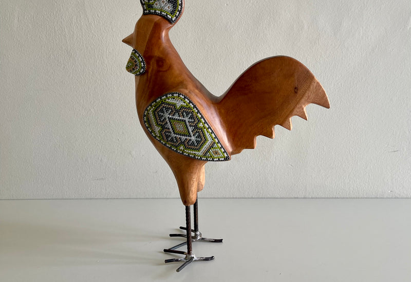 Gallo de Madera con Arte Huichol